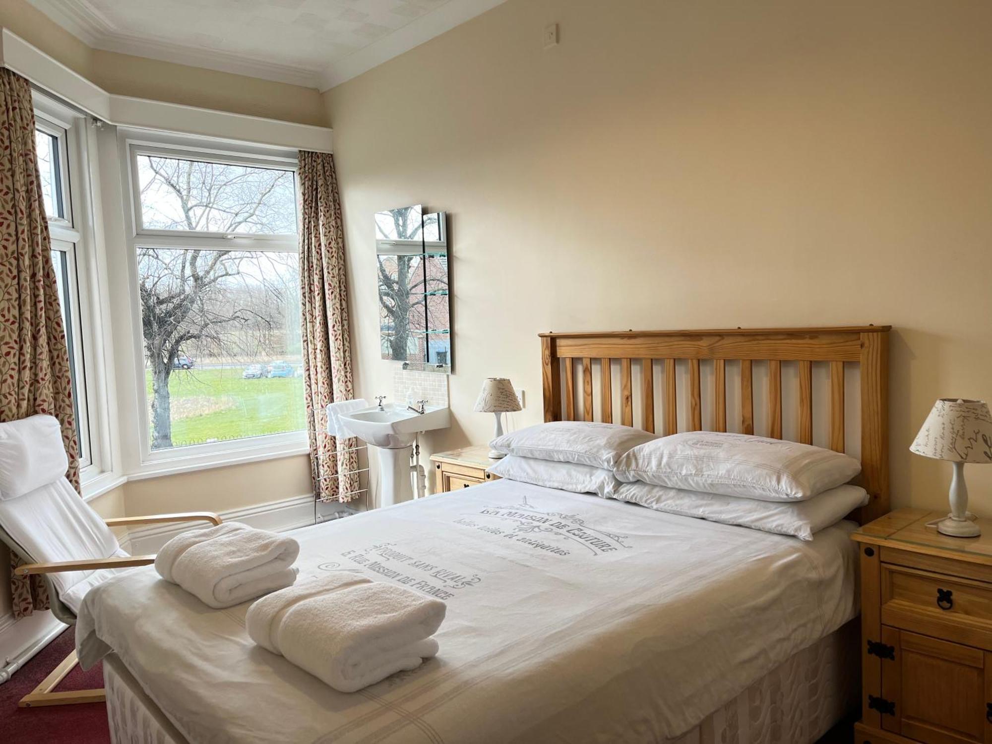 Chadwick Guest House Мидълзбро Екстериор снимка