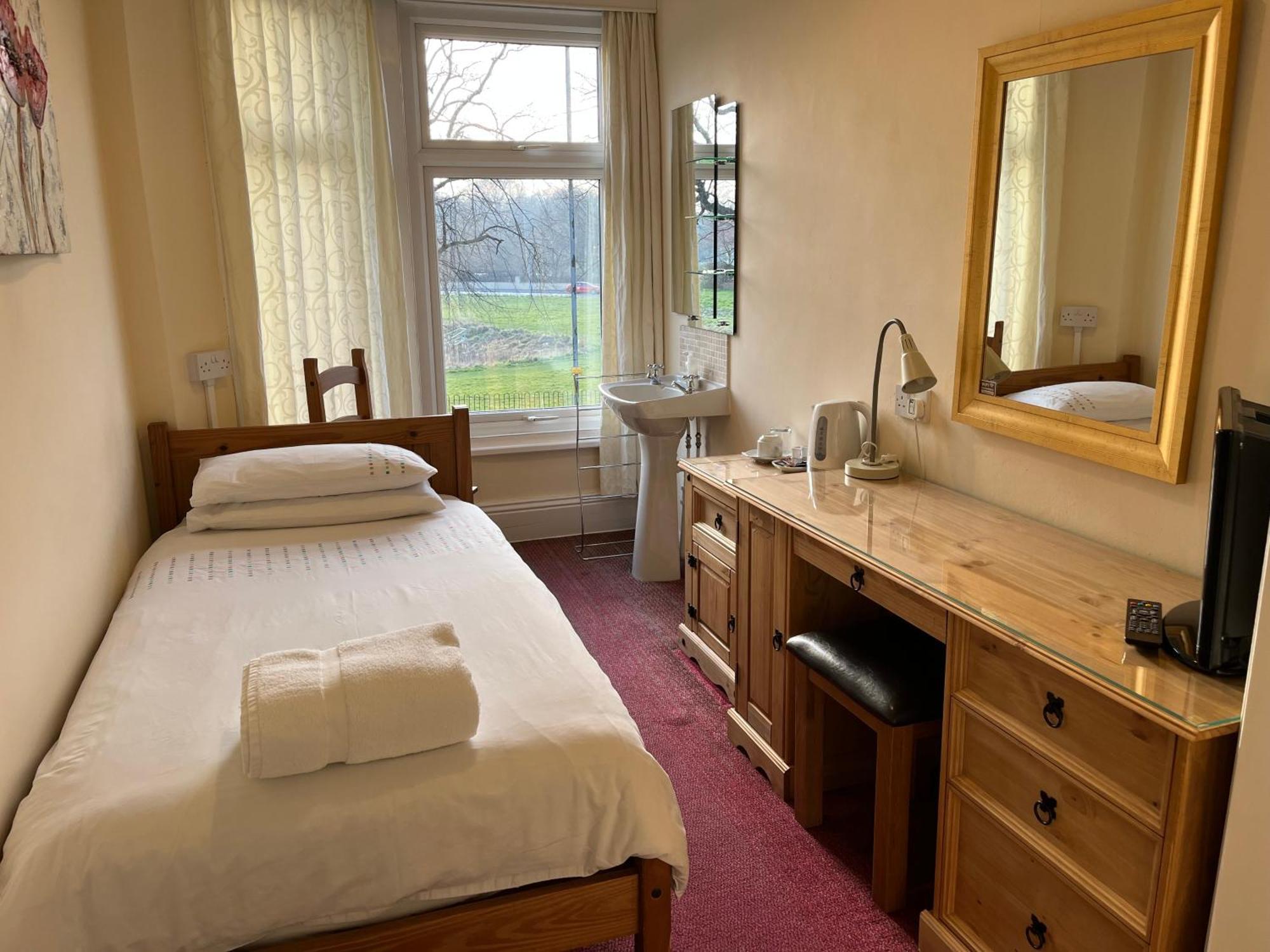 Chadwick Guest House Мидълзбро Екстериор снимка